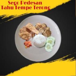 Sego Pedesan Tempe Tahu Terong