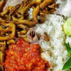 Nasi Usus Ayam Sambelan