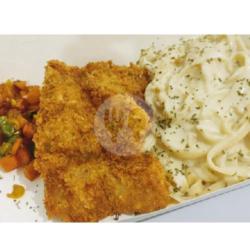 Battered Dory W/fettuccine Alfredo