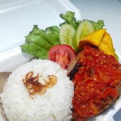 Nasi Uduk Ayam Penyet