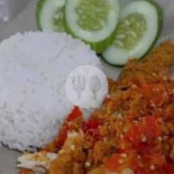 Nasi Ayam Penyet   Sayur   Sambel Lalapan