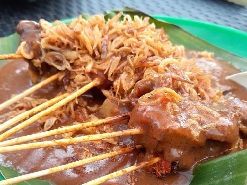 Sate Padang Uda Juned, Gemolong