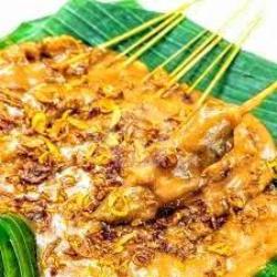 Sate Daging Campur Lidah   Tupat