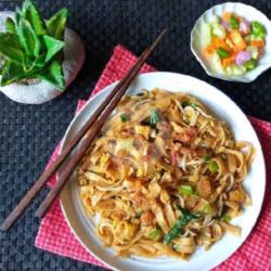 Kwe Tiaw Goreng Ayam