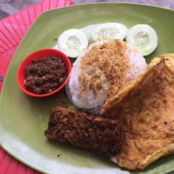 Nasi Telor Bebek