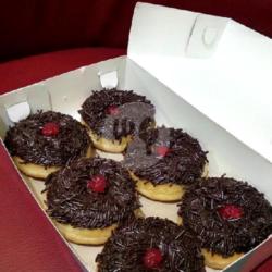 Donat Susu Medium Topping Coklat Lumer Meses  Selai Strawberry