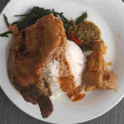 Nasi Ikan Mujair Goreng