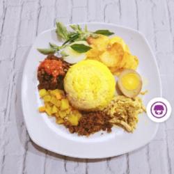 Nasi Kuning (sapi)