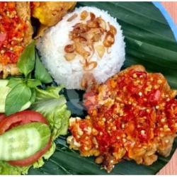 Bebek Geprek Sambal Setan