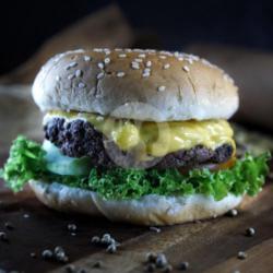 Classic Cheeseburger