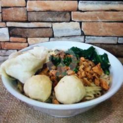 Mie Kuah Ayam Bakso Pangsit