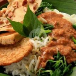 Nasi Pecel Exstra Telor Rebus