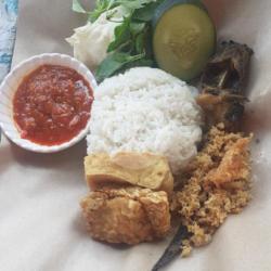 Nasi Lele Kremes