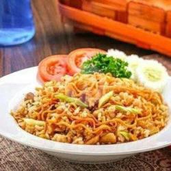 Nasi Goreng Mawut ( Campur Mie) Ayam