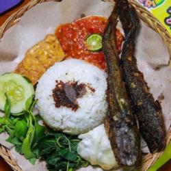 Nasi Lele   Telor   Tempe   Tahu Groeng Angkasa