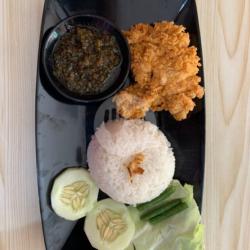 Nasi Ayam Geprek Sambal Lombok Ijo