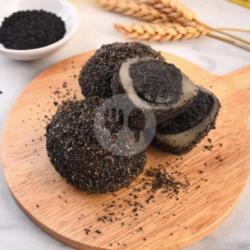 Mochi Wijen Hitam 1pcs