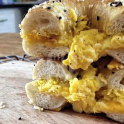 Creamy Egg And Cheese Bagel Sandwich