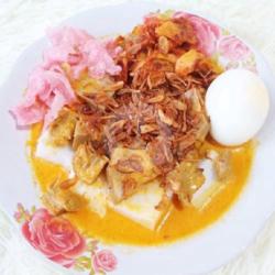 Ketupat Gulai Nangka Campur Telur