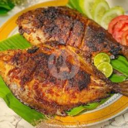 Ikan Bawal Bakar