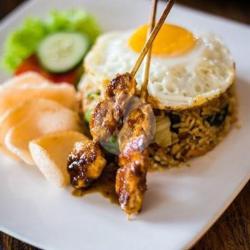 Nasi Goreng Isi Seafood 2tsk Sate Ayam Telur Ceplok/dadar/campur