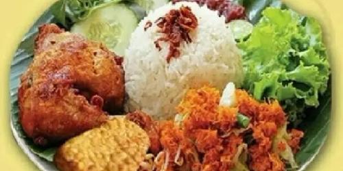 Ayam Penyet Urap Izli , Pembangunan