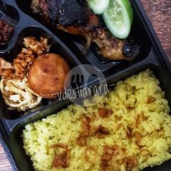 Nasi Kuning Ayam Bakar