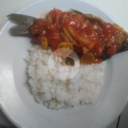 Nasi Ikan Asem Manis