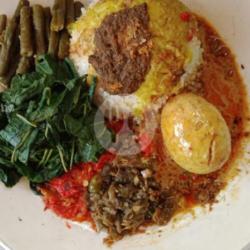 Nasi Gulai Telur