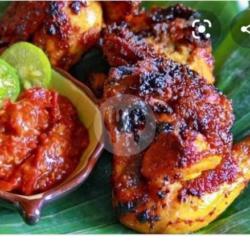 Ayam Golek Satu Ekor (bakar)   Nasi   Cabe Ijo   Lalapan