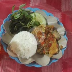 Nasi Ayam Kampung Penyet   Lalap