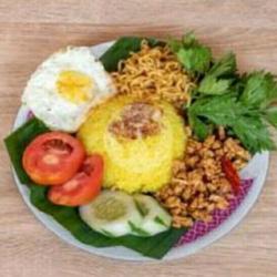 Nasi Kuning Telor Ceplok