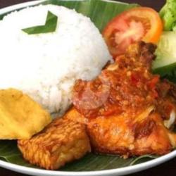 Ayam Geprek   Nasi   Tempe   Sambel   Sayur Sop