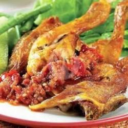 Ayam Cabe Atom Pedas Banget   Lalapan Teh Dingin