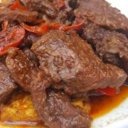 Nasi Krengsengan Daging Sapi Legit