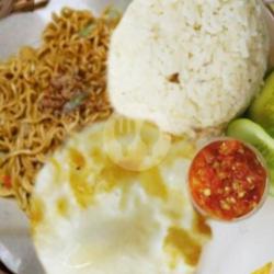 Indomie Goreng Telur Sambel Geprek Nasi