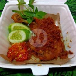 Ayam Serundeng (dada/paha)