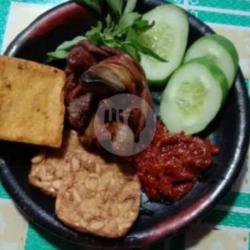 Nasi Rempelo Ati Tahu Tempe Sambal