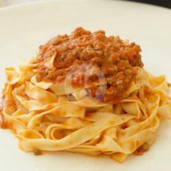 Fettuccine Alla Bolognese (beef Only)