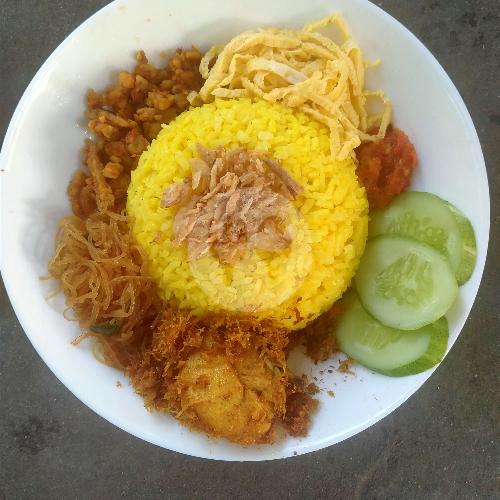 Nasi Kuning Ayam Goreng