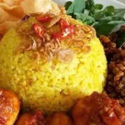 Paket Komplit Nasi Kuning Jengkol Semur