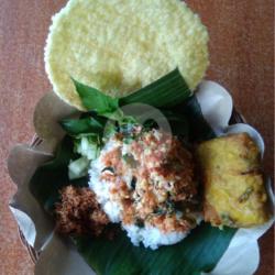 Sego Pecel Tempe Goreng Tepung