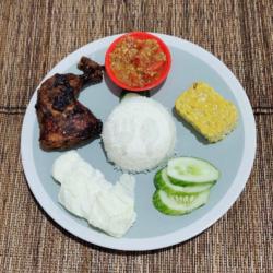 Gembul 4 Nasi Paha Bakar : Nasi Ayam Tahu/tempe Sambel Lalapan