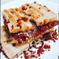 Roti Bakar Red Velvet Choco Crunchy