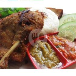 Bebek Goreng Presto   Nasi   Srundeng