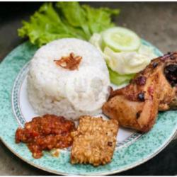 Nasi Ayam Lalap