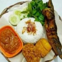 Nasi   Pecel Lele Mantull