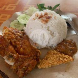 Paket Ayam Penyet Dada Kanan