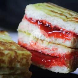 Roti Bandung Strawberry