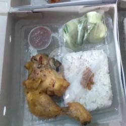 Nasi Ayam Goreng Wareg